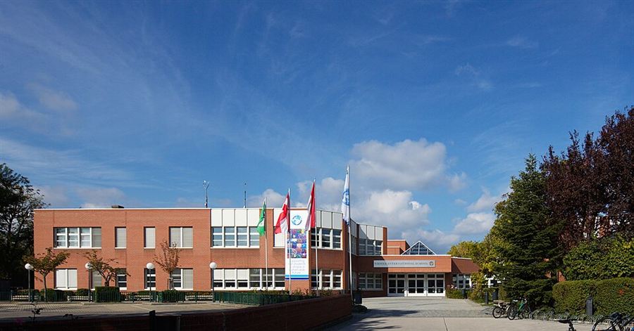 비엔나 국제학교 Vienna International School 오스트리아 빈 22구 입학 순서를 '부모의 직장'이 정하는
